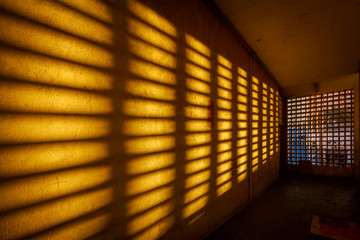 Reflexo de luz em parede interna do Mercado Novo, em Belo Horizonte,  estado de Minas Gerais, Brasil