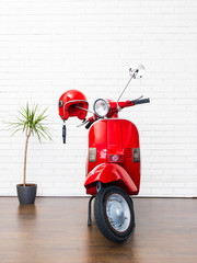 Beautiful red scooter © Foton