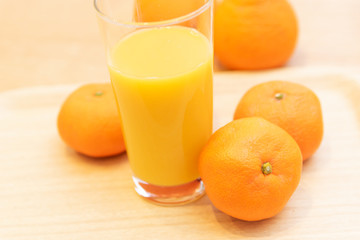 オレンジジュースとみかん