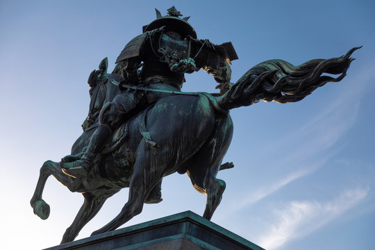 楠木正成ブロンズ像・照雲作・全長92cm