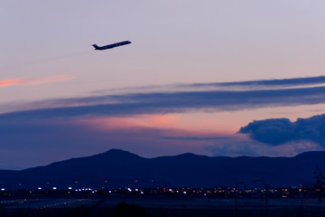 Fototapeta na wymiar Commercial Airliner taking off from Las Vegas