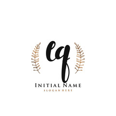 Obraz premium EQ Initial handwriting logo vector