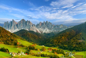 Photo sur Plexiglas Dolomites Beau paysage des dolomites italiennes - Santa Maddalena