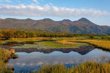 北海道　知床五湖と紅葉の風景