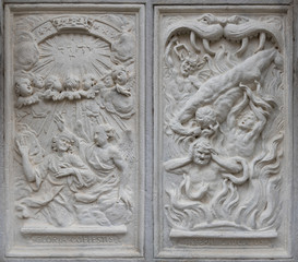 Himmel und Hölle Figurengruppe outdoor an einer Hausfassade