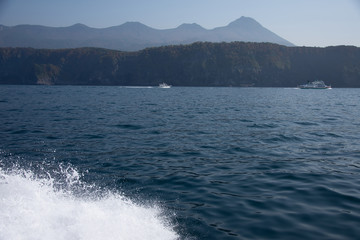 知床クルーズの船上から見える知床連山