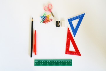 文具　備品　定規　えんぴつ　イメージ