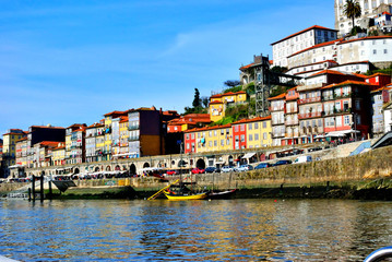 Fototapeta na wymiar views of the city of Porto Northwest of Portugal