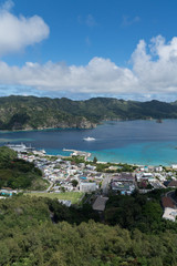 小笠原　夏空の父島全景