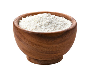Obraz na płótnie Canvas Flour in wooden bowl isolated on white background
