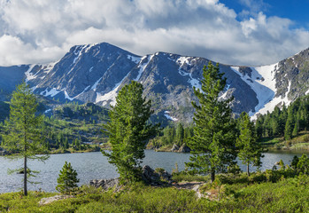 Fototapeta na wymiar Mountain landscape, picturesque mountain lake in the summer morning, Altai