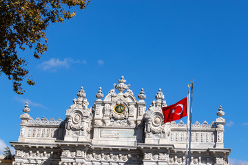 architecture, ataturk, baroque, building, castle, city, culture, dolmabahce, dolmabahce saryi, dolmabahçe sarayı, dolmbabahce palace, empire, entrance, europe, famous, flag, gate of the sultan, herita