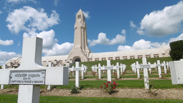 Kriegsgräber Verdun Fort Douaumont