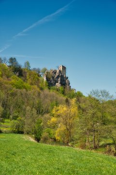 Blick auf Burgruine Neideck Wiesenttal Fr&auml;nkische Schweiz Bayern Deutschland