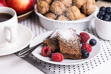 Zucchini chlebell with walnuts and fresh fruits
