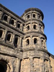 Fototapeta premium Trier - Porta Nigra, römisches Stadttor , Rheinland-Pfalz, Deutschland, Europa