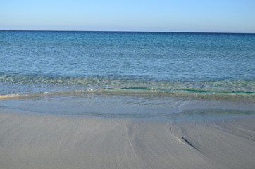 suave oleaje en las playas de la isla de formentera