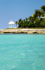 Fototapeta premium Pavillon , Luxus Villa, Hochzeit, Heirat, Verlobung, Pavillon am Meer, Pavilion, Paar im Resort in Varadero Kuba