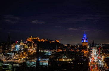 Fototapeta na wymiar Edinburgh, scotland at night from carlton hill