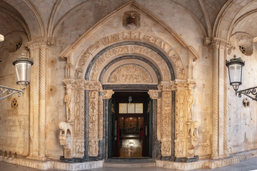 Fototapeta na wymiar Radovan's portal of the St Lawrence cathedral in Trogir, Croatia. 