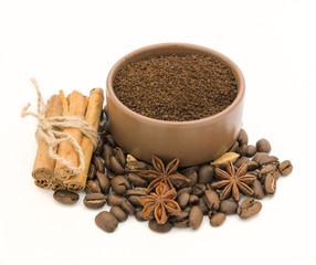 coffee bean and ground coffee