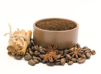 coffee bean and ground coffee