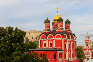 Fototapeta na wymiar Znamensky cathedral in Zaryadye park in Moscow, Russia