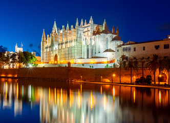 Cathedral of Santa Maria of Palma (La Seu) at night, Palma de Mallorca, Spain