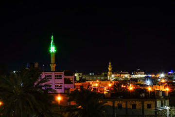Obraz premium Siwa Oasis, Egypt The Siwa skyline and mosque at night.
