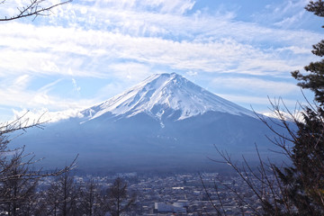 【世界遺産】雪化粧の富士山