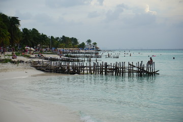 Fototapeta premium Isla Mujeres, Playa Norte, Mexico evening walk