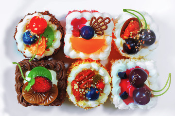  delicious cakes with nuts and fruit