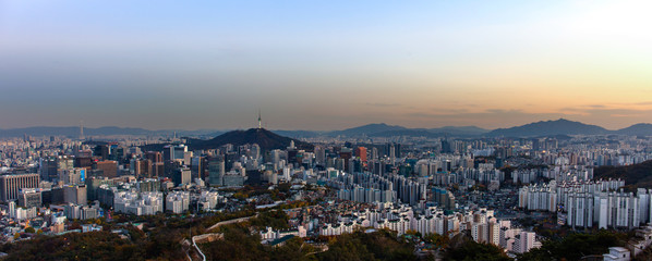 Obraz premium Seoul South Korea City Skyline with seoul tower.
