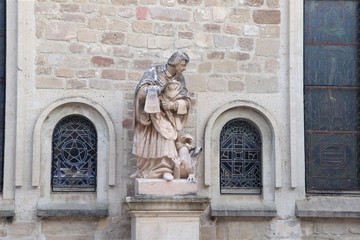 La collégiale Saint Pierre et Saint Paul dans le village de Saint Donat sur l'Herbasse - Département de la Drôme - France - Vue de l'extérieur