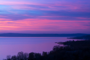 Naklejka premium Sunset in Balaton at Balatonakarattya in winter time