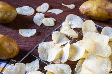 Some fresh fried potato chips