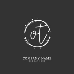 Obraz premium Handwritten initial letter O T OT for identity and logo. Vector logo template with handwriting and signature style.