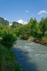 Torrent en &eacute;t&eacute; dans les Alpes suisses