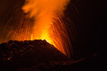 Eruption du volcan Piton de La Fournaise