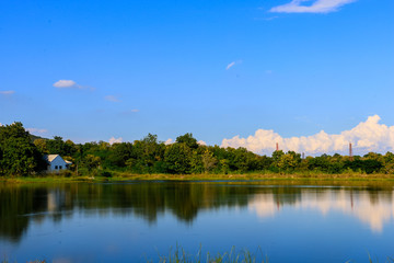 Obraz premium landscape with lake and blue sky