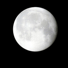 Riflessi di luce sulla luna piena © Franxuc