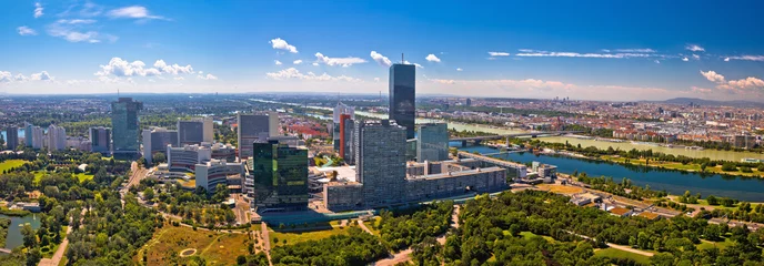 Foto auf Acrylglas Wien Vienna skyline and cityscape aerial panoramic view