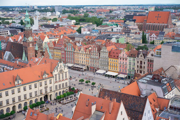 Obraz premium WROCLAW, POLAND - JUNE 17: Aerial view of a Market Square in Wroclaw, Poland in a summer day