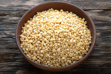 dry yellow peas