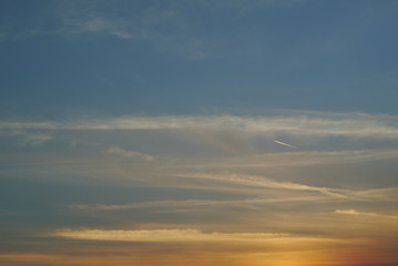 Obraz premium Summer sunset with clouds landscape