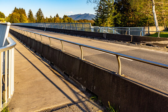 Fahrbahn auf der Echelsbacher Br&uuml;cke