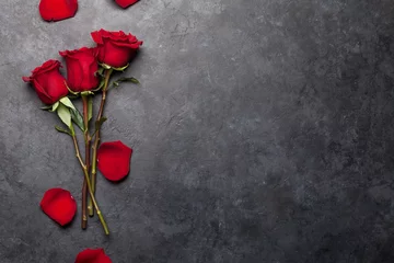 Fototapeten Valentinstagskarte mit Rosenblüten © karandaev
