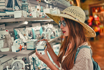 Fototapeta premium Young girl tourist travels