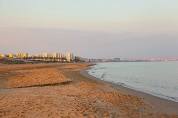 Playa solitaria en España