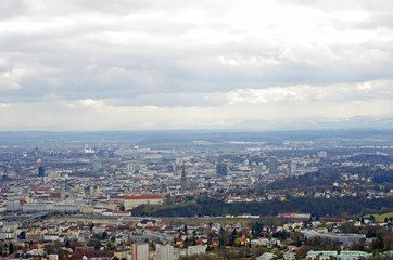 Widok na miasto Linz i rzekę Dunaj